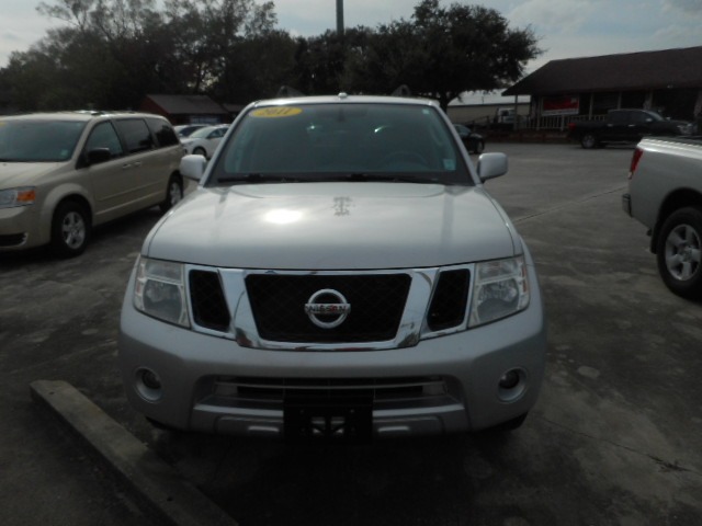 photo of 2011 NISSAN PATHFINDER S; LE; SV 4 DOOR WAGON